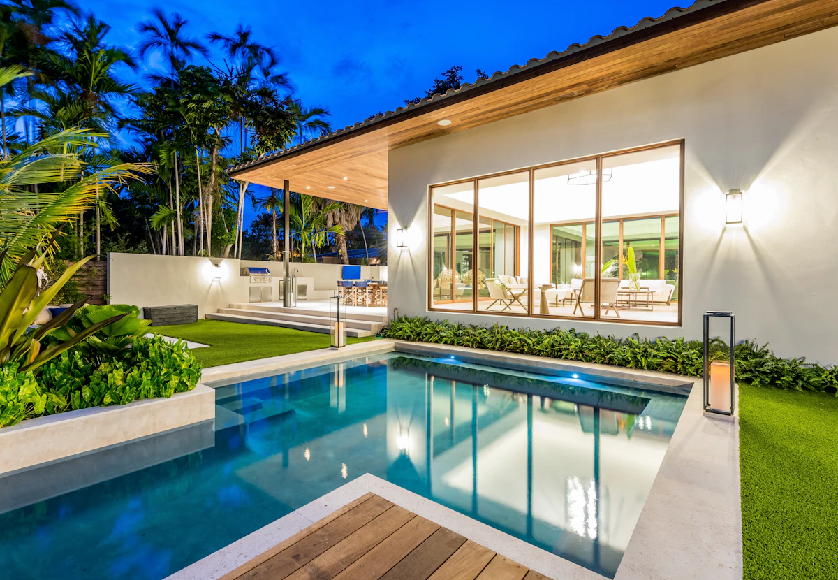 Luxury Shopping in South Florida: The Ultimate Guide hero image